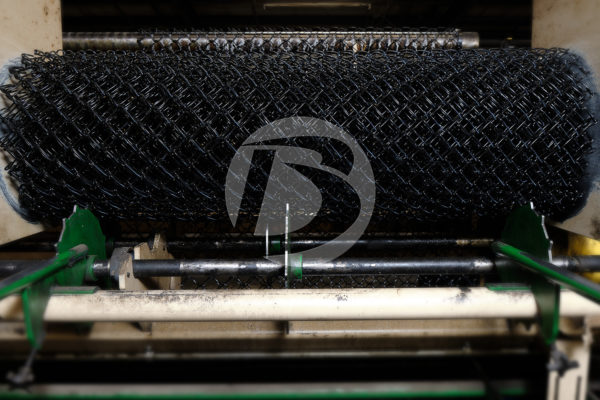 Black Chain Link Bundle on Machine