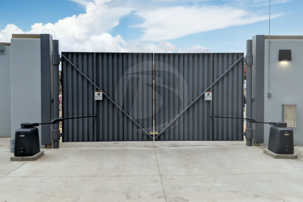 Commercial solid Steel panel double automated security swing gate and operator